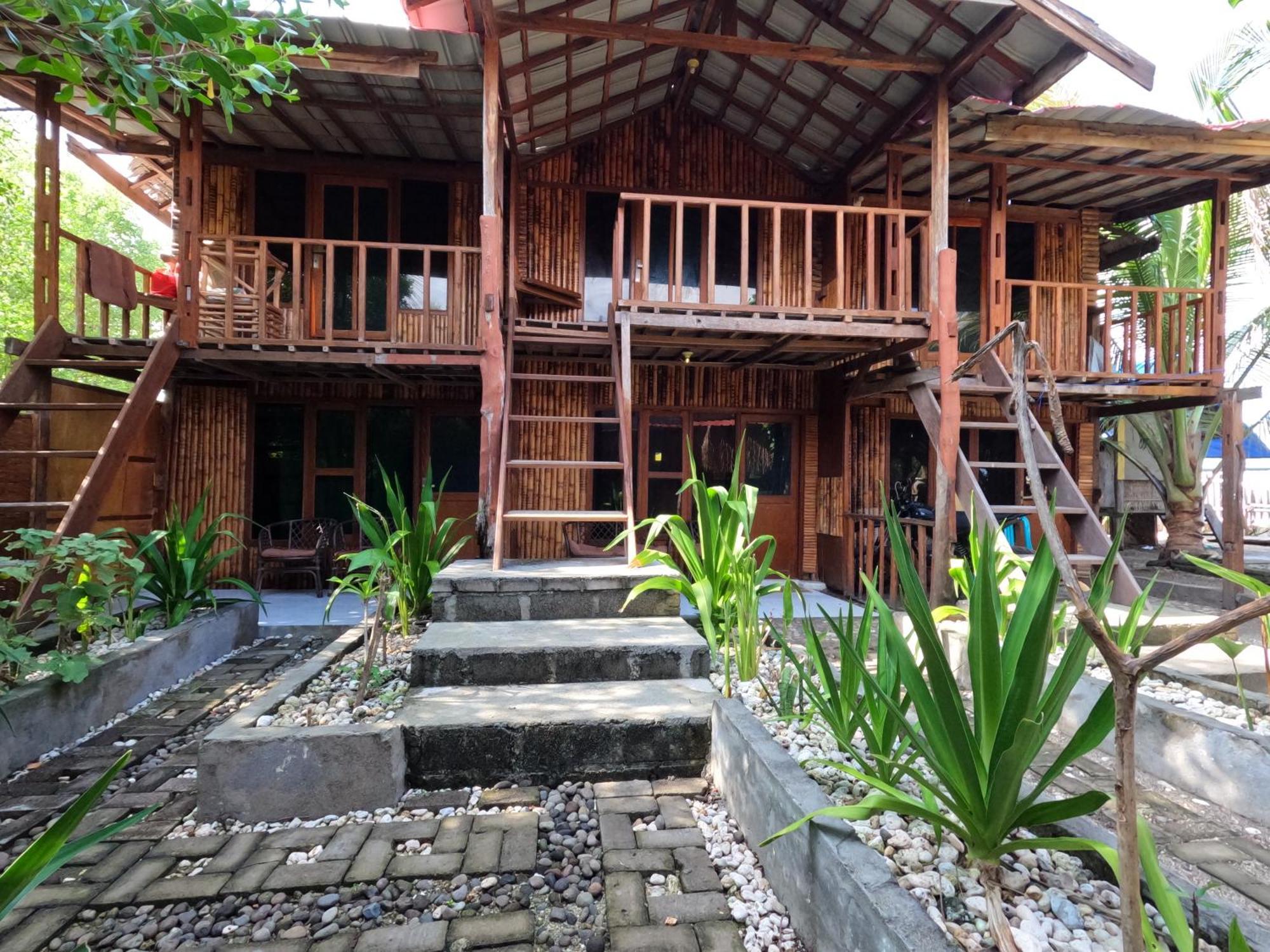 Maryan Moyo Bungalows & Resto Moyo Island Exteriör bild