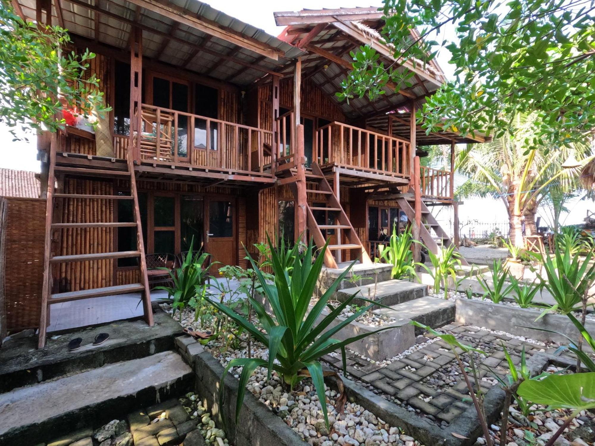 Maryan Moyo Bungalows & Resto Moyo Island Exteriör bild