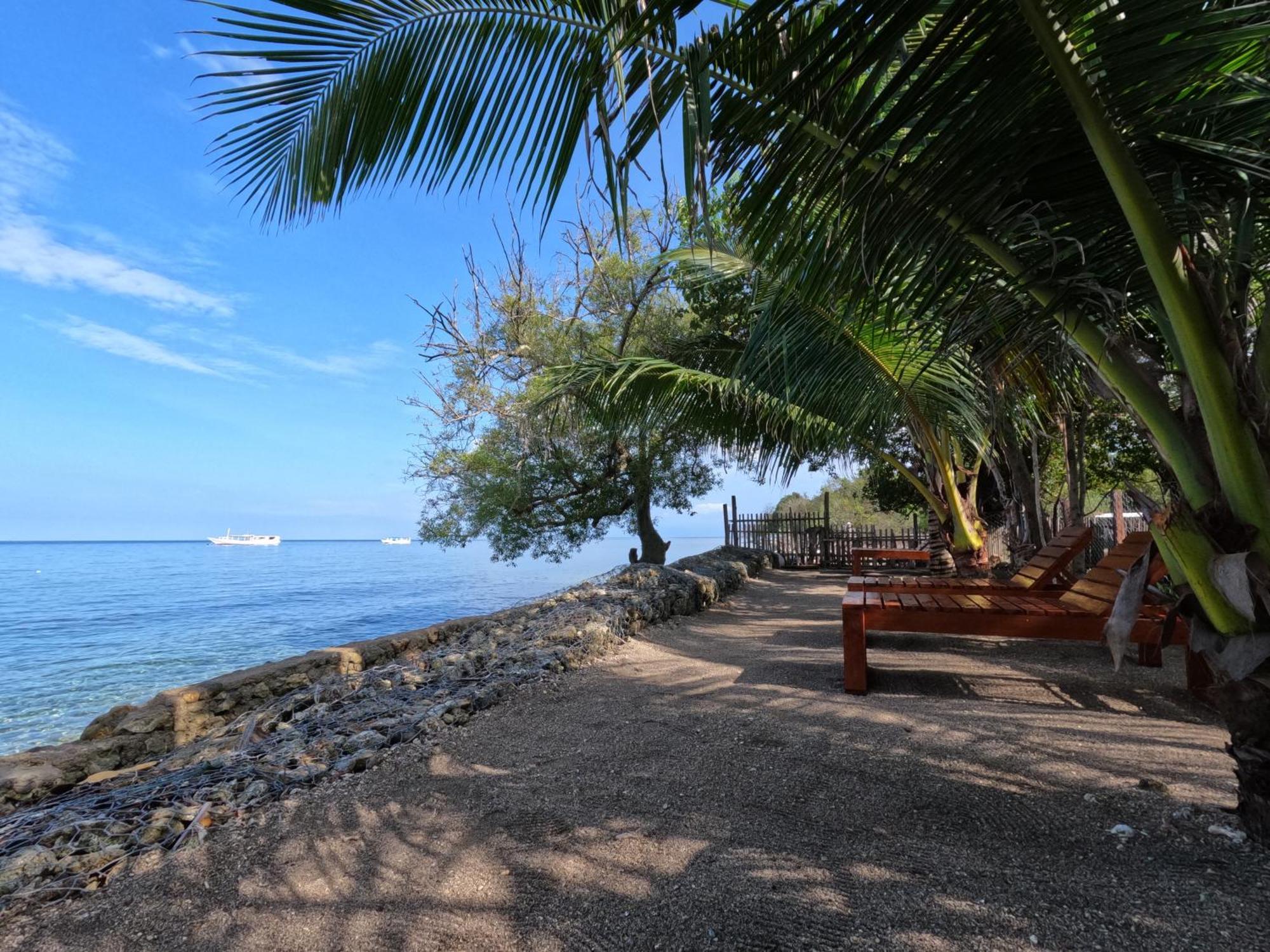 Maryan Moyo Bungalows & Resto Moyo Island Exteriör bild