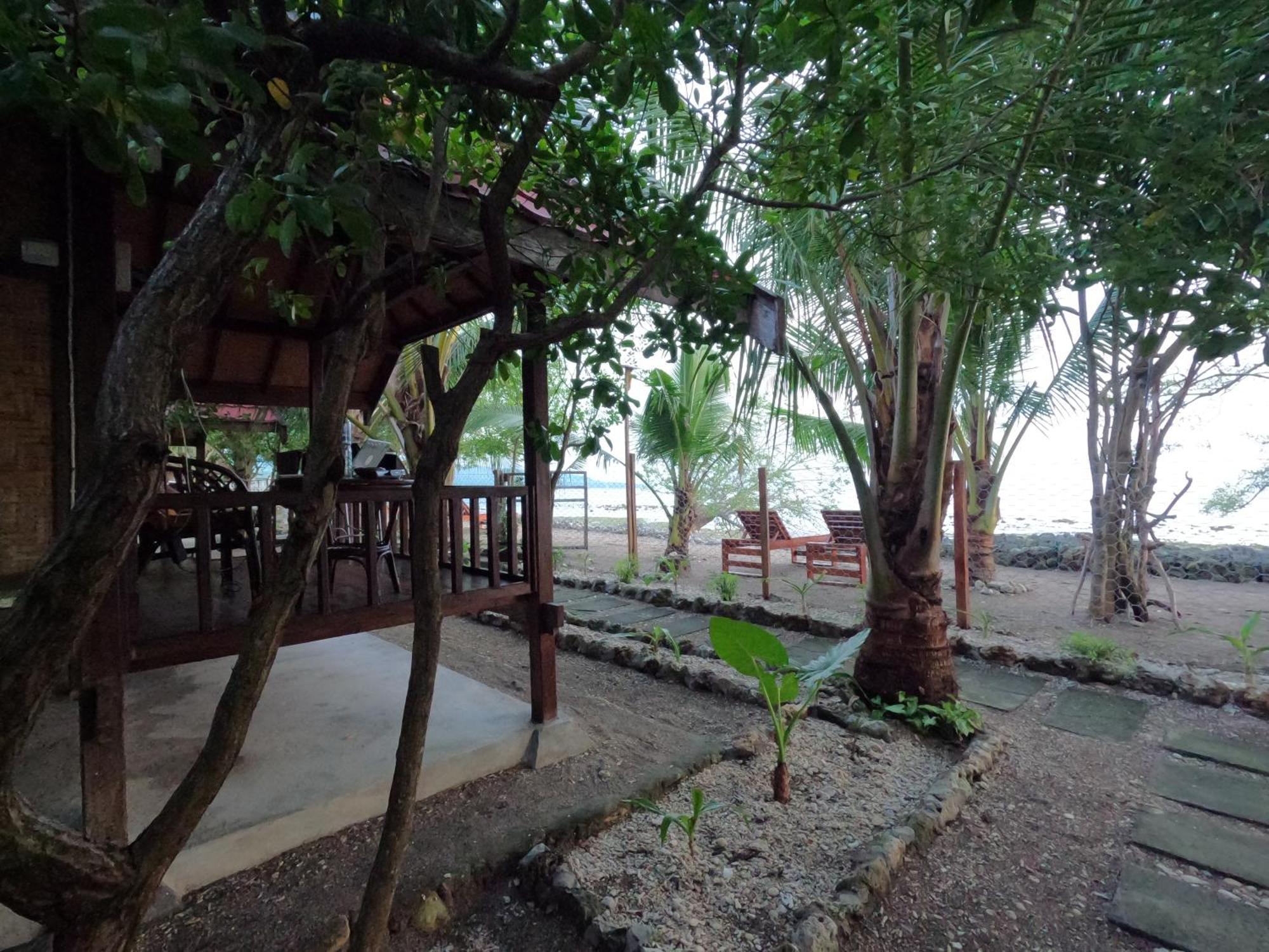 Maryan Moyo Bungalows & Resto Moyo Island Exteriör bild