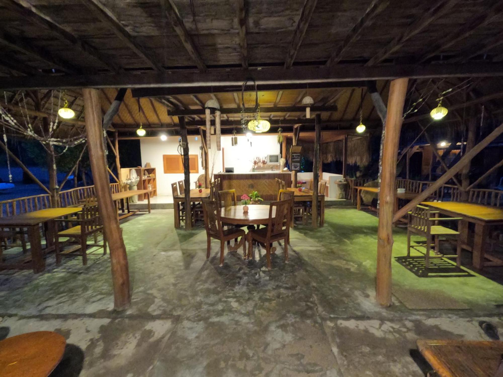 Maryan Moyo Bungalows & Resto Moyo Island Exteriör bild