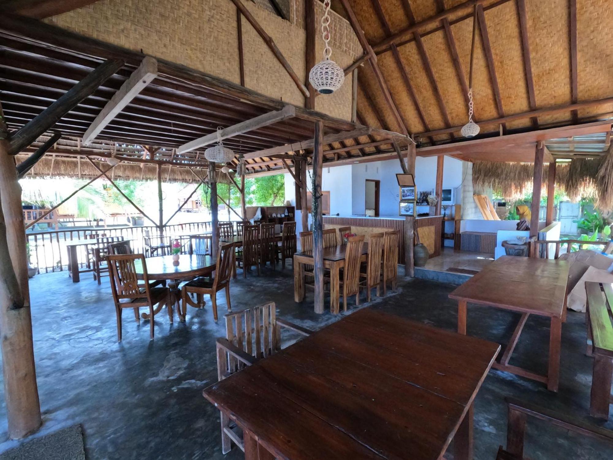 Maryan Moyo Bungalows & Resto Moyo Island Exteriör bild