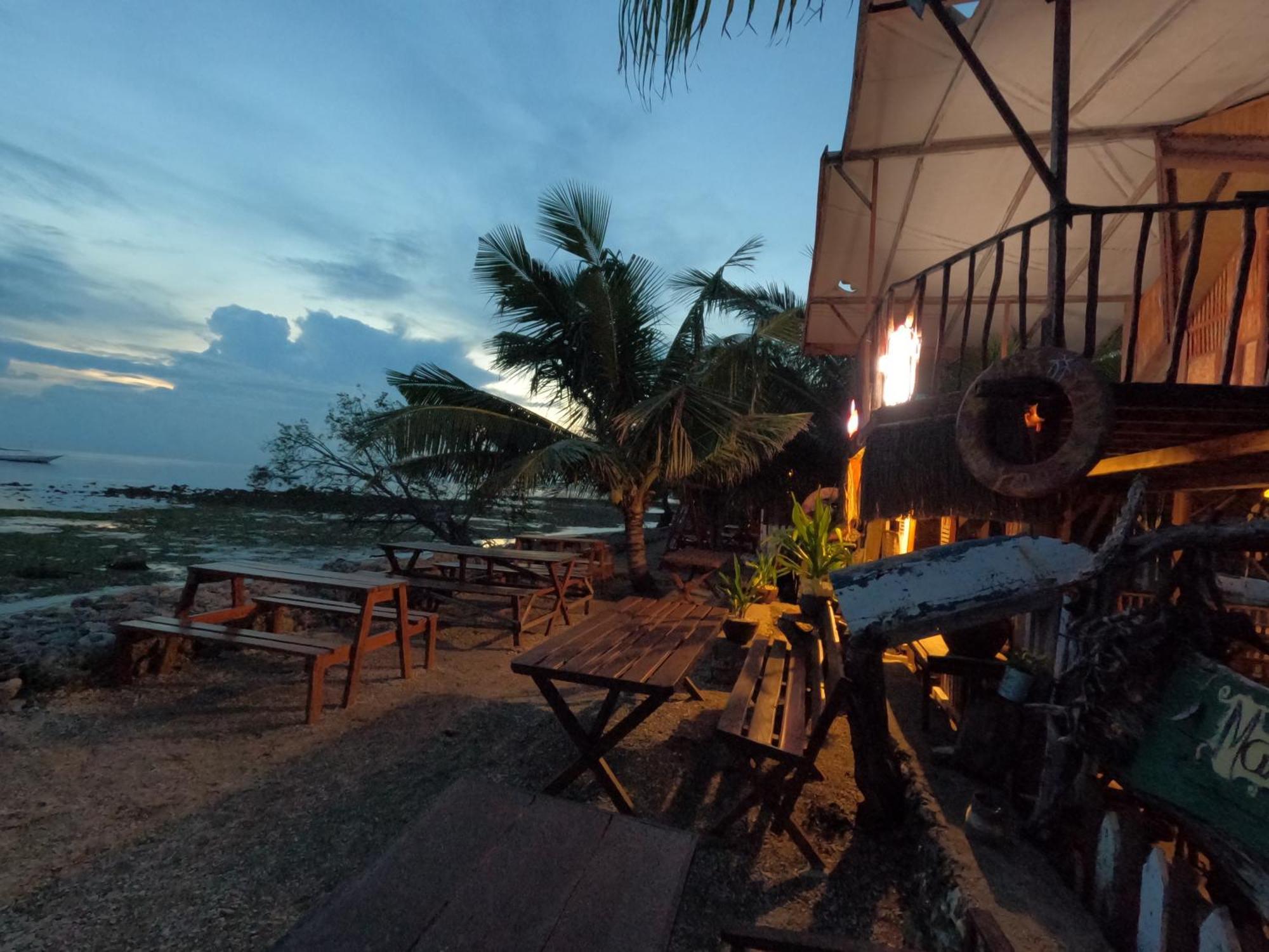 Maryan Moyo Bungalows & Resto Moyo Island Exteriör bild